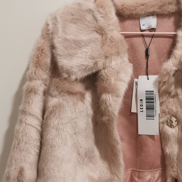 🌸 Pink Faux Fur Jacket 🌸 - Picture 3 of 5
